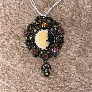 Costume Brooch  Jewelry